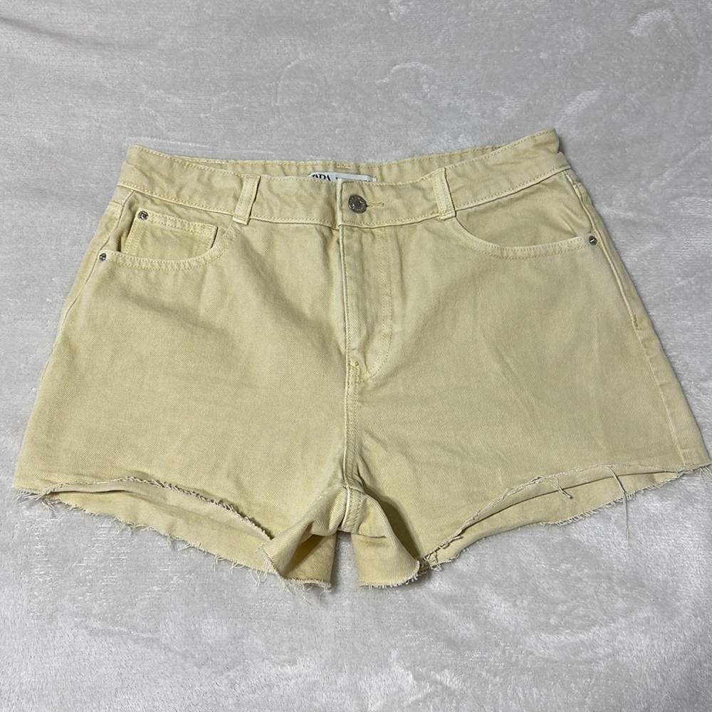 Zara high rise denim shorts cut off style Size 6